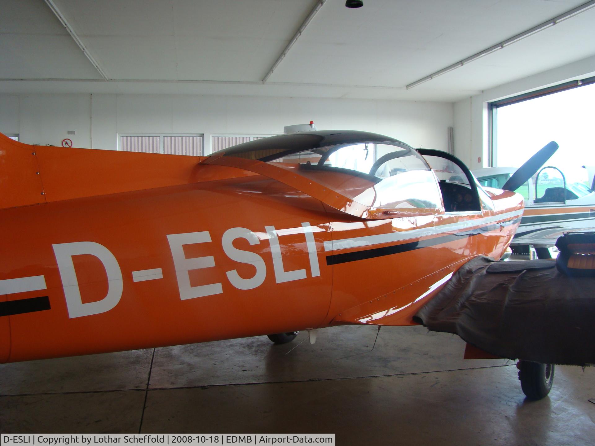 D-ESLI, 1969 SIAI-Marchetti SF-260 C/N 2-31, shortly before completion after restoration at Biberach
classic design which looks complacently
