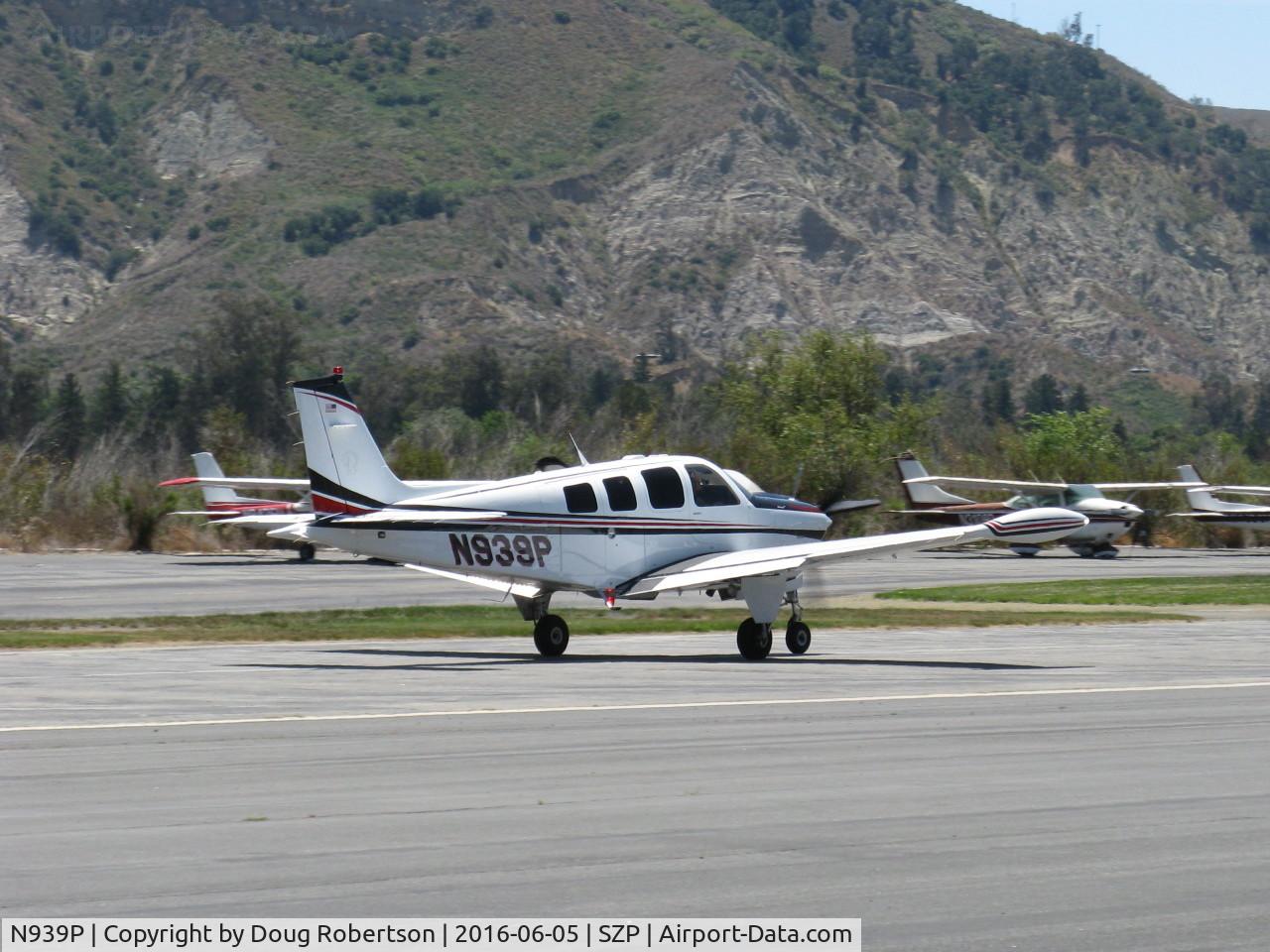 N939P, 2008 Hawker Beechcraft Corp G36 Bonanza C/N E-3847, 2008 Hawker Beech G36 BONANZA, Continental IO-550-B 300 Hp, takeoff roll Rwy 22