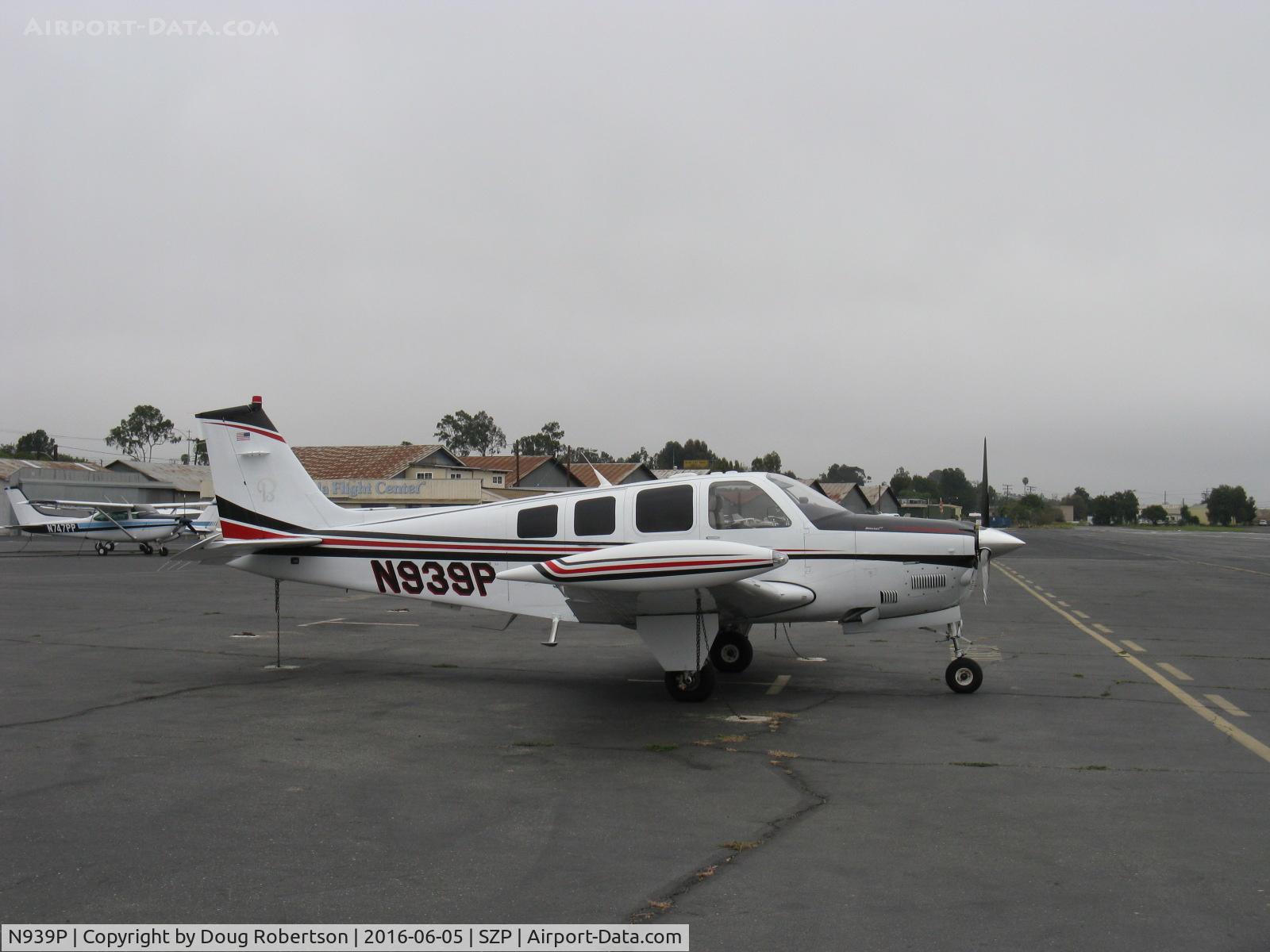N939P, 2008 Hawker Beechcraft Corp G36 Bonanza C/N E-3847, 2008 Hawker Beech G36 BONANZA, Continental IO-550-B 300 Hp, on transient line