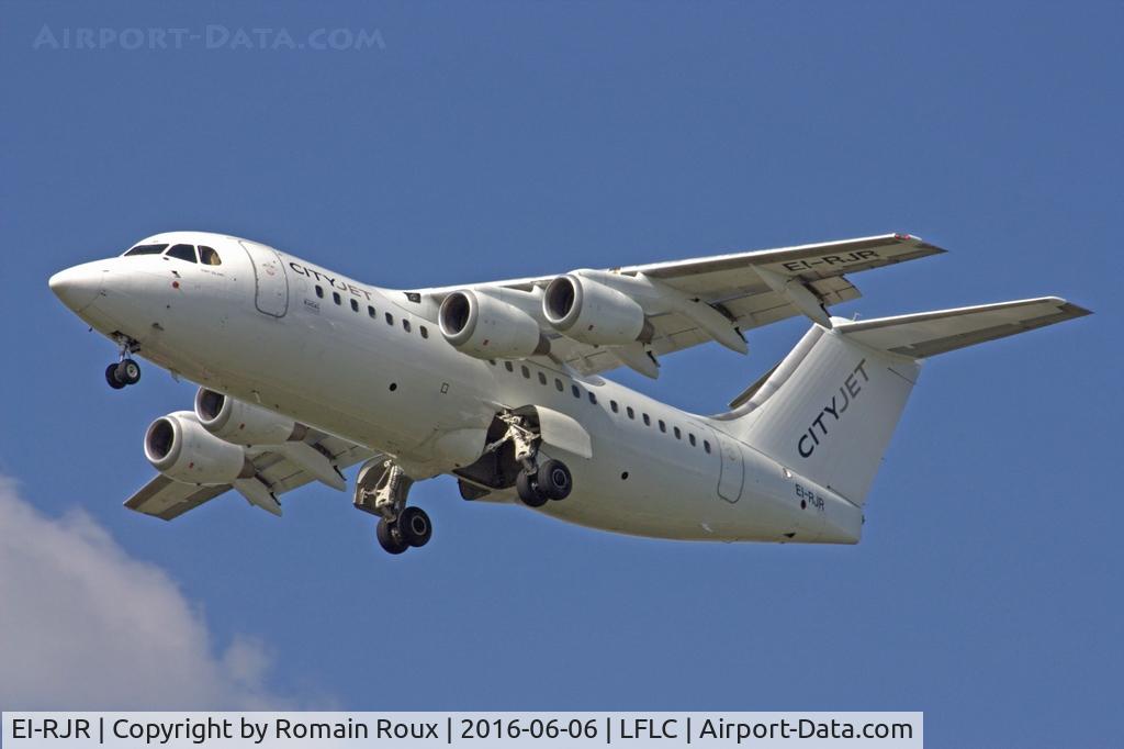 EI-RJR, 2000 British Aerospace Avro 146-RJ85A C/N E2364, Landing from Bratislava with the Slovakia team for the EURO 2016 in France