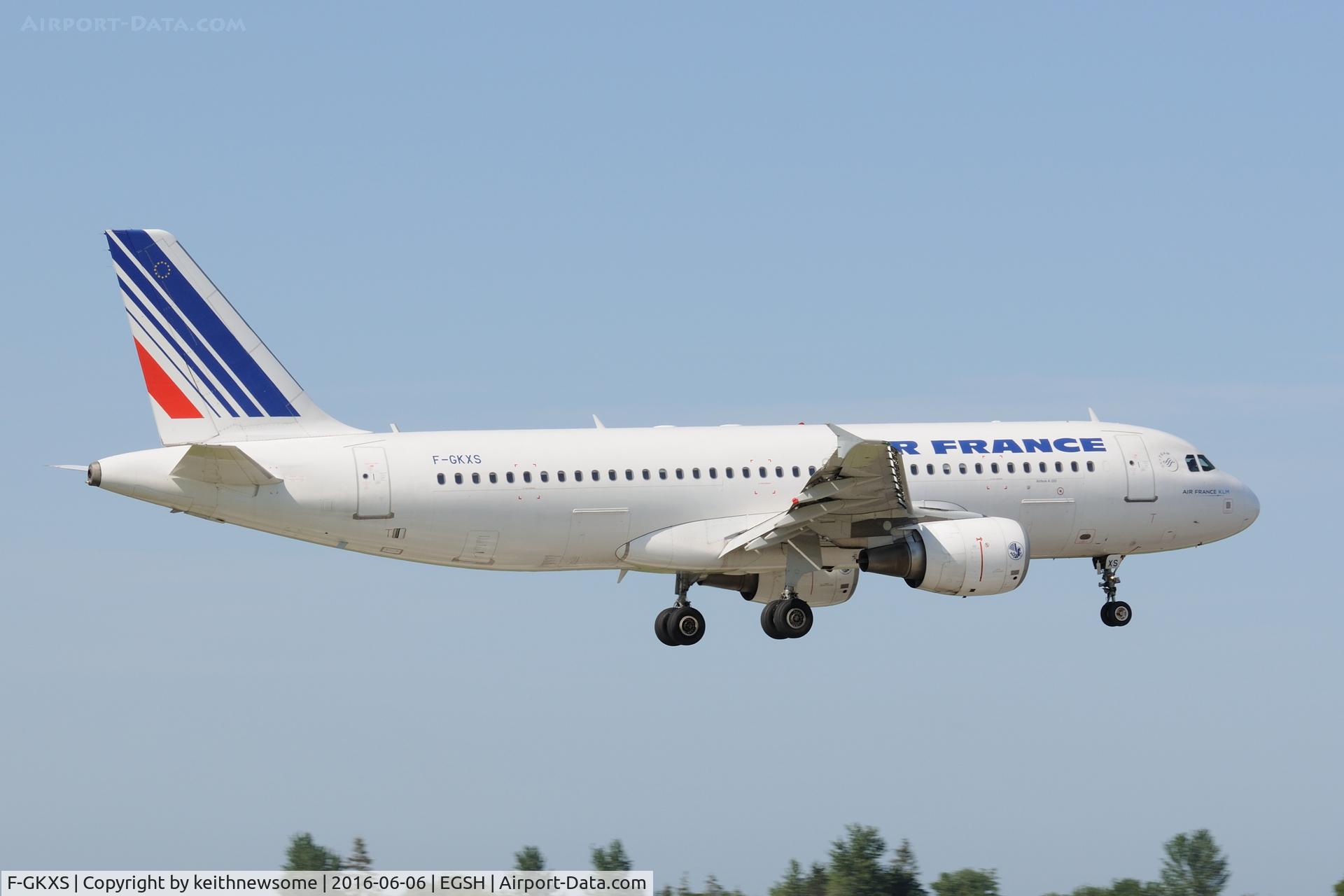 F-GKXS, 2009 Airbus A320-214 C/N 3825, Arriving for paint work ?