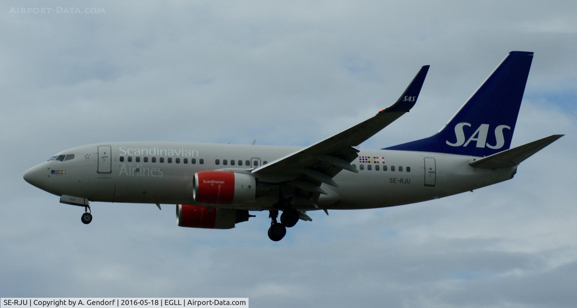 SE-RJU, 2002 Boeing 737-76N C/N 29885, SAS, is here approaching London Heathrow(EGLL)