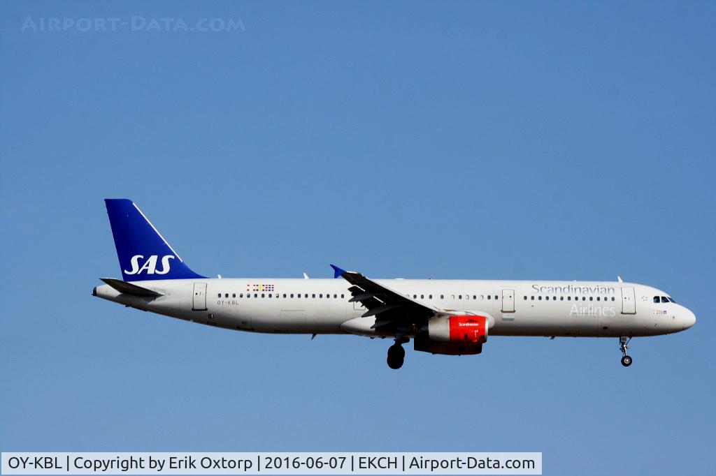 OY-KBL, 2001 Airbus A321-232 C/N 1619, OY-KBL landing rw 22L