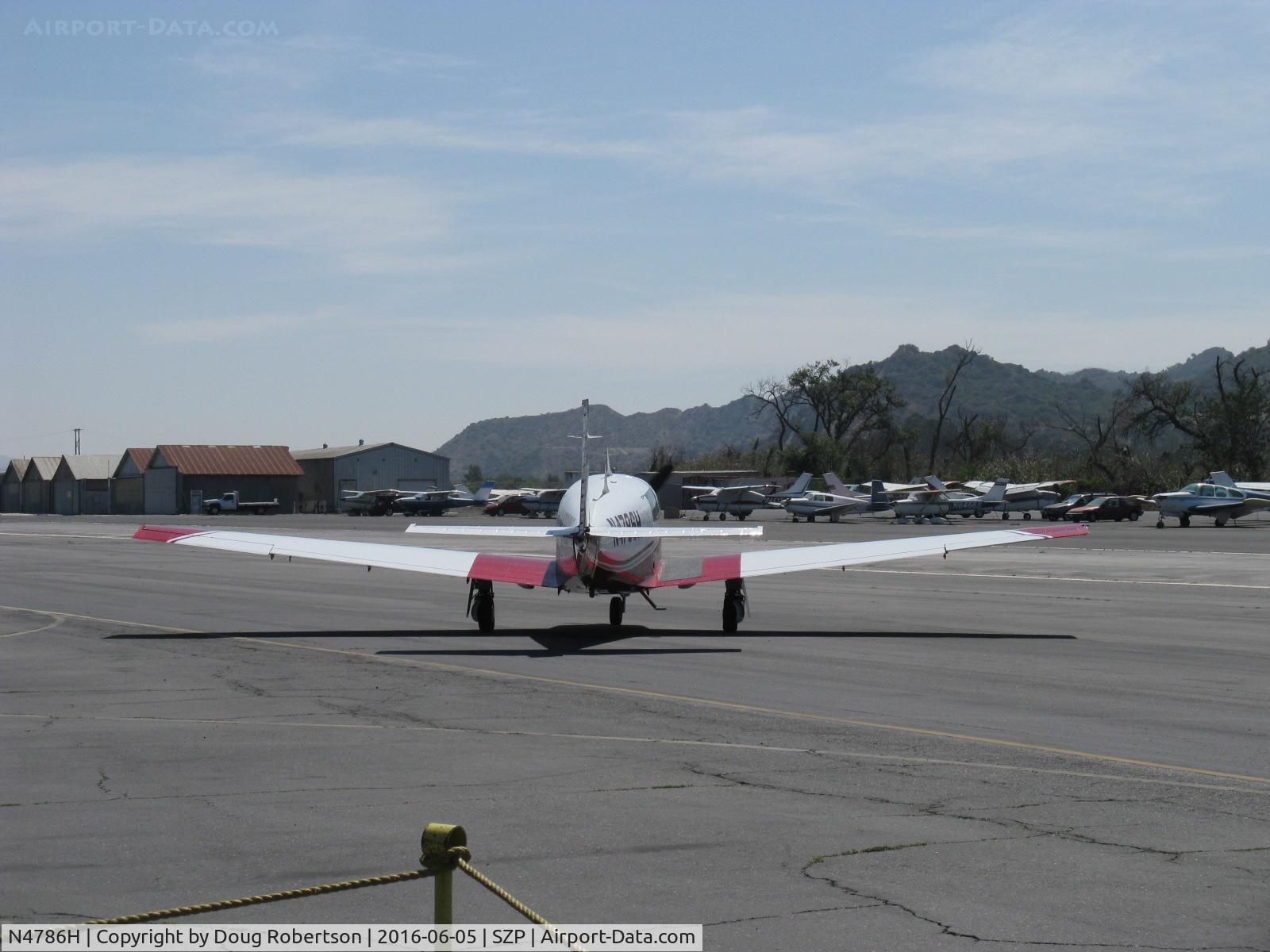 N4786H, 1979 Mooney M20J 201 C/N 24-0876, 1979 Mooney M20J 201, Lycoming IO-360 A&C 200 Hp, taxi to hangar