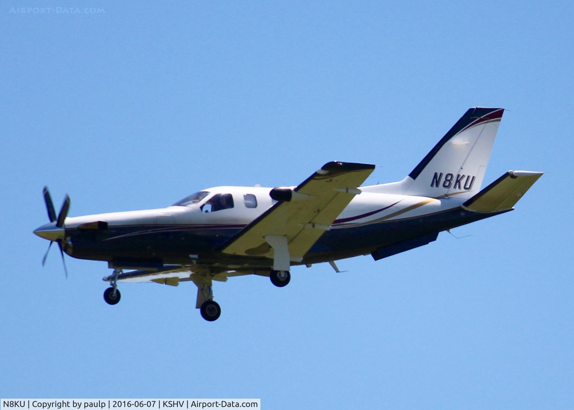 N8KU, 2004 Socata TBM-700 C/N 304, At Shreveport Regional.