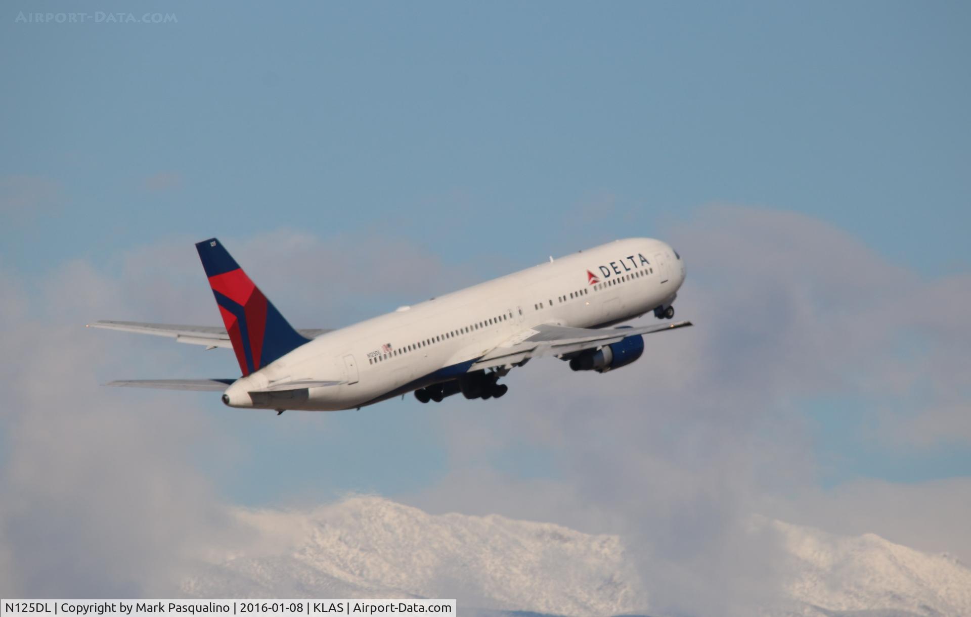 N125DL, 1988 Boeing 767-332 C/N 24075, Boeing 767-300