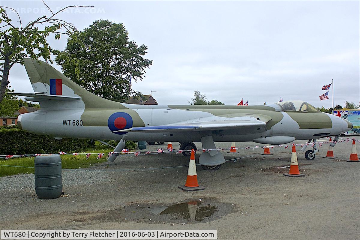 WT680, 1954 Hawker Hunter F.1 C/N 41H-665497, By the A17 at Fleet Hargate ,