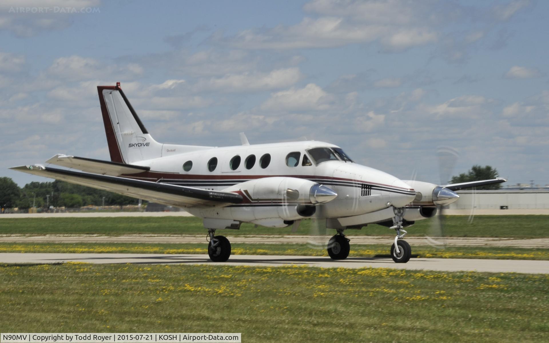N90MV, 1976 Beech C90 King Air C/N LJ-701, Airventure 2015