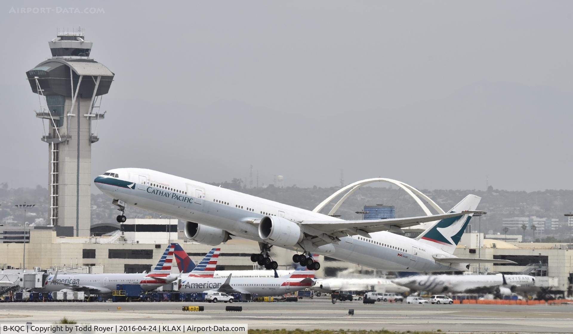 B-KQC, 2012 Boeing 777-367/ER C/N 39236, Departing LAX on 25R