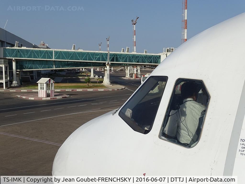 TS-IMK, 1998 Airbus A319-114 C/N 880, TU634