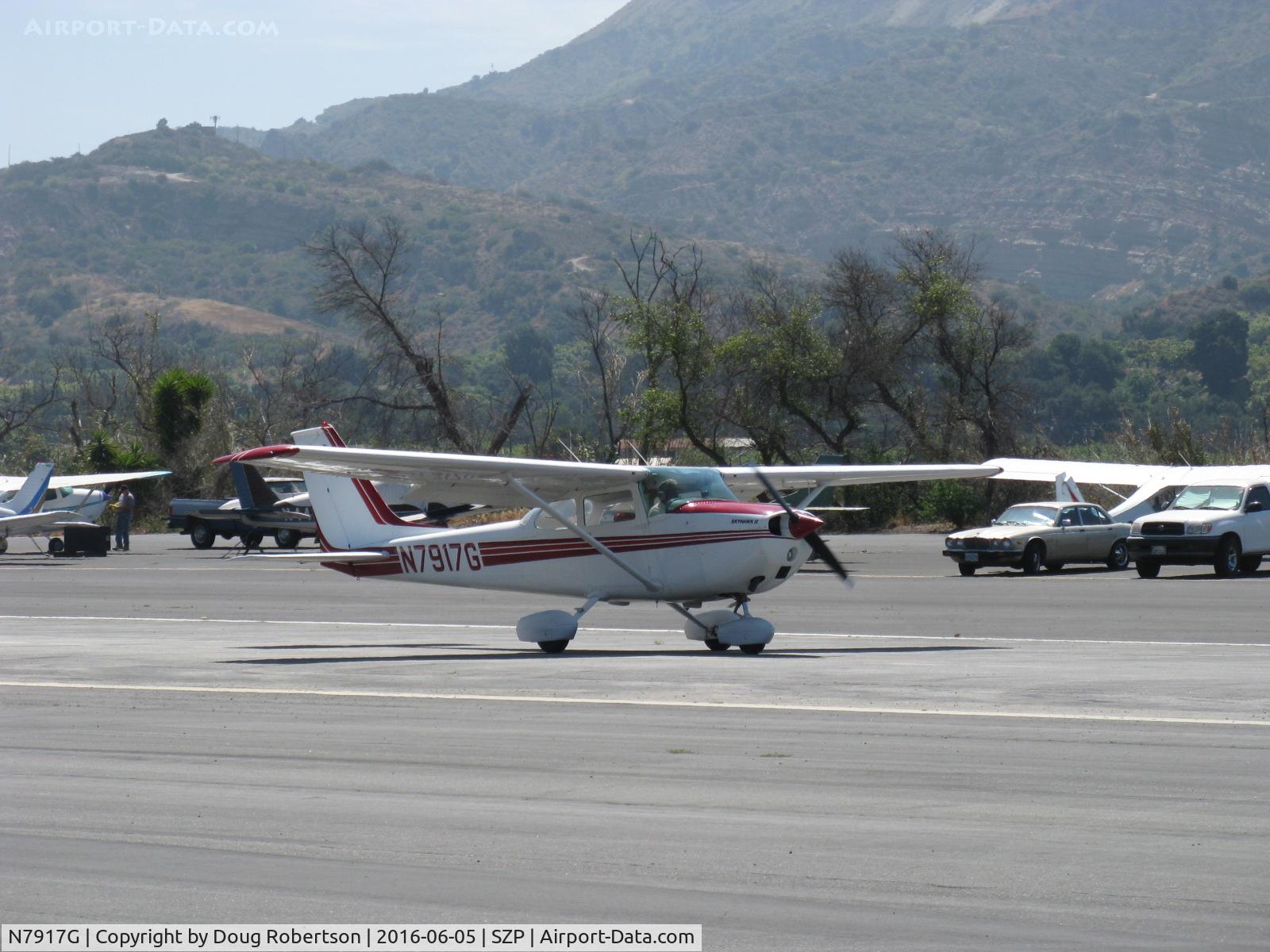 N7917G, 1970 Cessna 172L C/N 17259617, 1970 Cessna 172L SKYHAWK, Lycoming O-320-E2D 150 Hp, landing roll Rwy 22