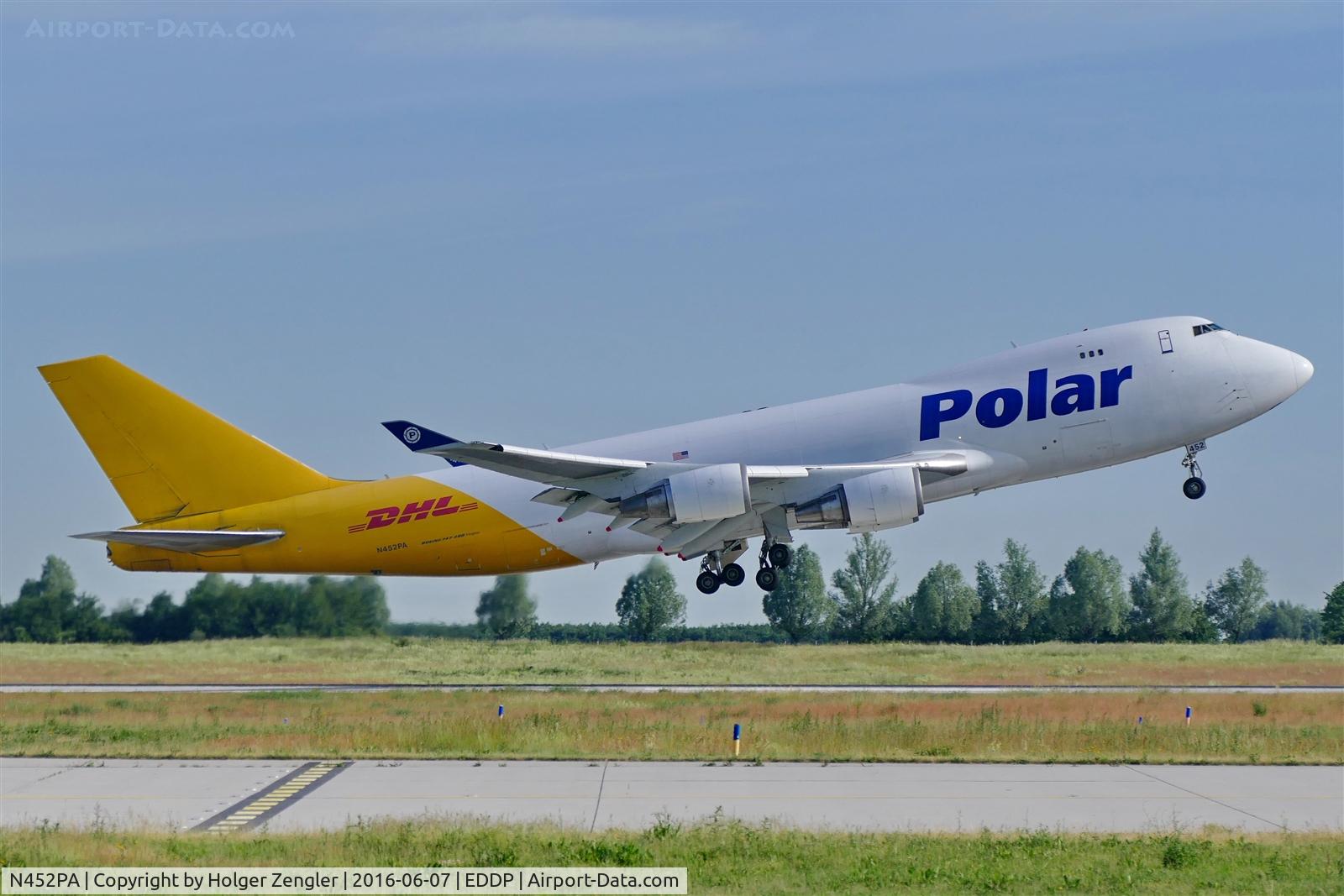 N452PA, 2000 Boeing 747-46NF C/N 30810, Up and away to HKG....