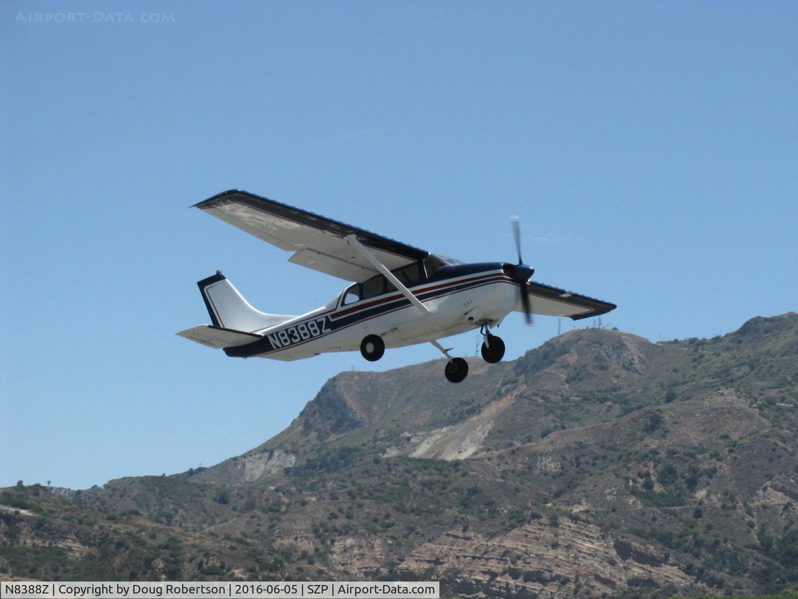N8388Z, 1963 Cessna 210-5 C/N 205-0388, 1963 Cessna 210-5(205) UTILINE (fixed gear version of 210C) Cont. IO-470-E 260 Hp, advantages-more interior room, more payload, less insurance rate. Takeoff climb Rwy 22