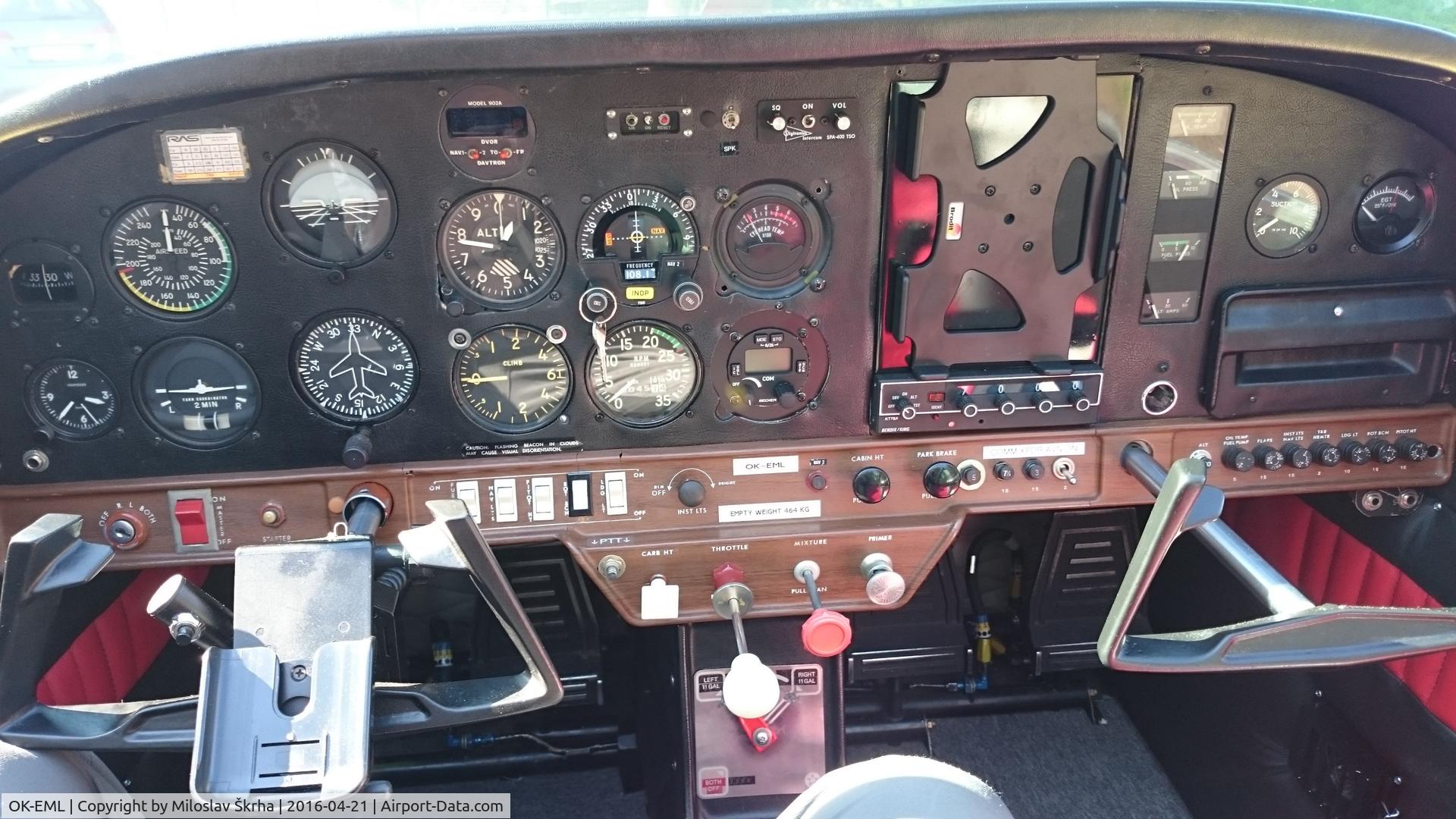 OK-EML, American AA-1 Yankee C/N AA1-0327, Cockpit
