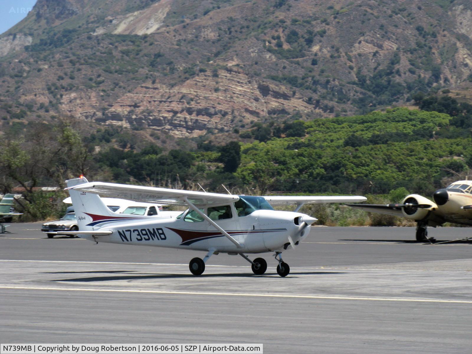 N739MB, 1978 Cessna 172N C/N 17270641, 1978 Cessna 172N SKYHAWK, Lycoming O-320-H2AD 160 Hp, takeoff roll Rwy 22