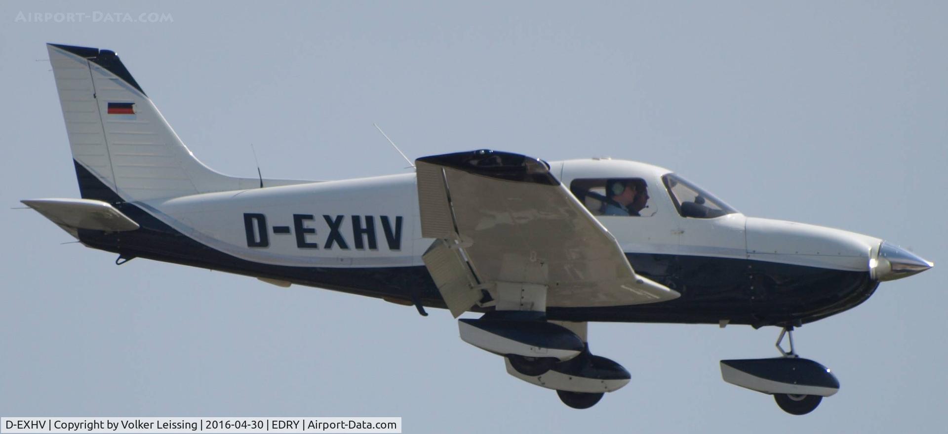 D-EXHV, 2007 Piper PA 28-181 Archer III C/N 2843554, short final