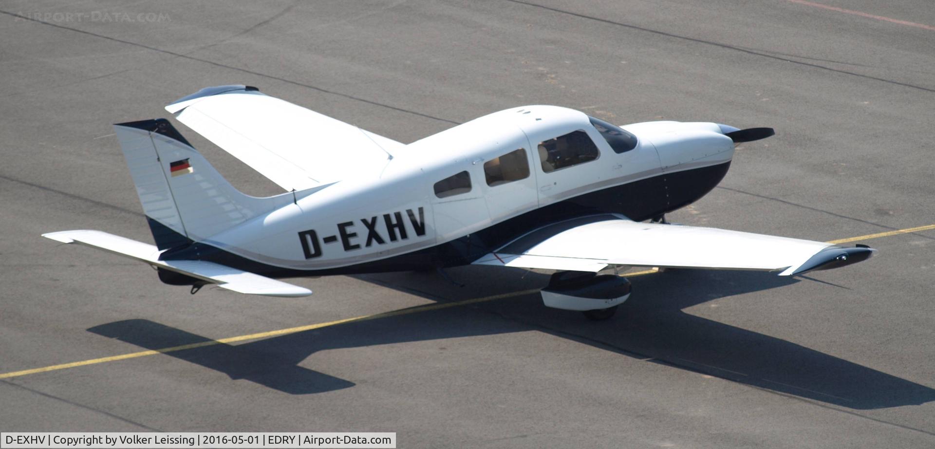 D-EXHV, 2007 Piper PA 28-181 Archer III C/N 2843554, parking