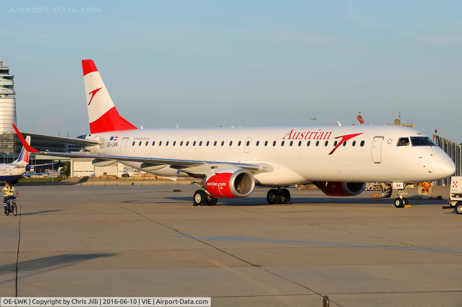 OE-LWK, 2012 Embraer 195LR  (ERJ-190-200LR) C/N 19000523, Austrian Airlines
