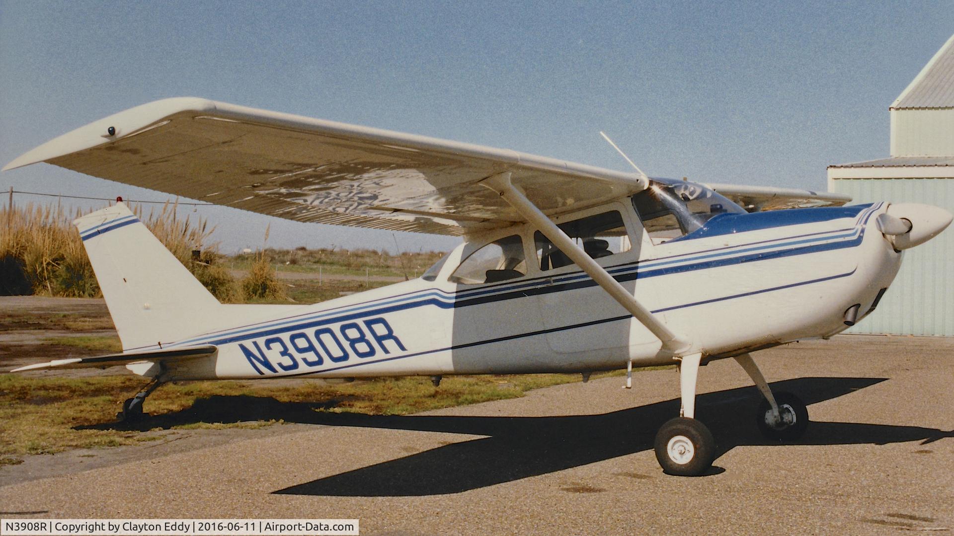 N3908R, 1966 Cessna 172H C/N 17255408, 1966 Cessna 172. Tail wheel conversion, 180hp, long range tanks, and stol kit.