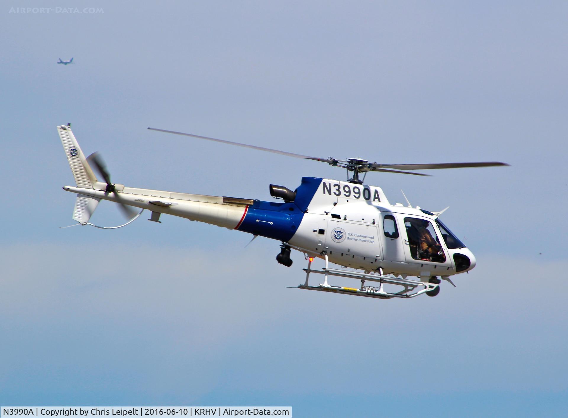 N3990A, Eurocopter AS-350B-3 Ecureuil Ecureuil C/N 7107, US Department of Homeland Security (Washington, DC) Eurocopter AS-350B departing at Reid Hillview Airport, San Jose, CA.