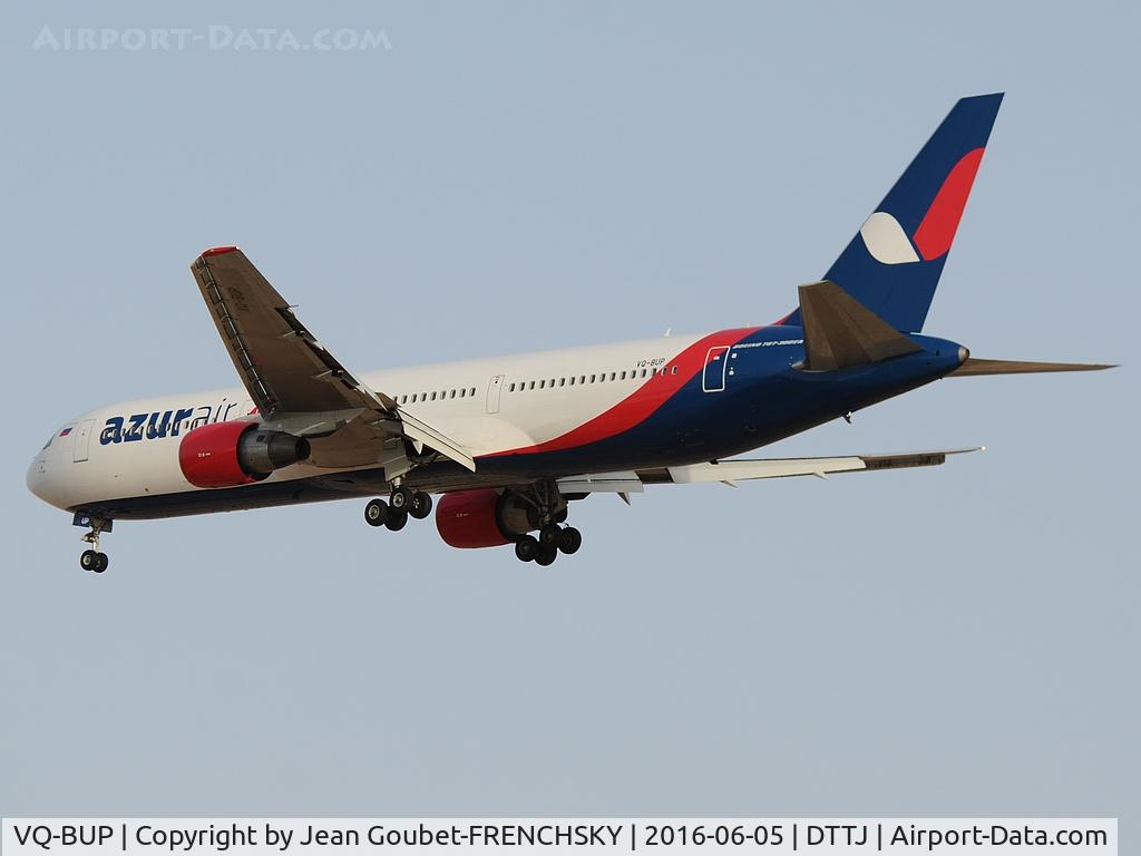 VQ-BUP, 1999 Boeing 767-33A/ER C/N 28043/734, AZUR landing from Moscow