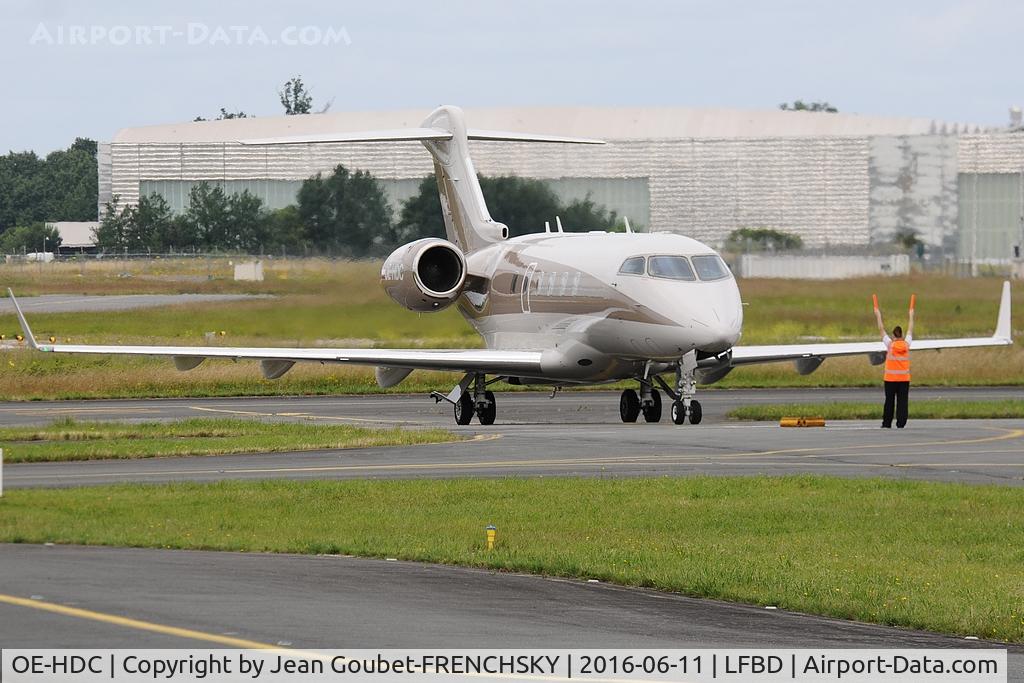 OE-HDC, 2011 Bombardier Challenger 300 (BD-100-1A10) C/N 20310, Amira Air for Eurofoot 2016 to stand Kilo 1