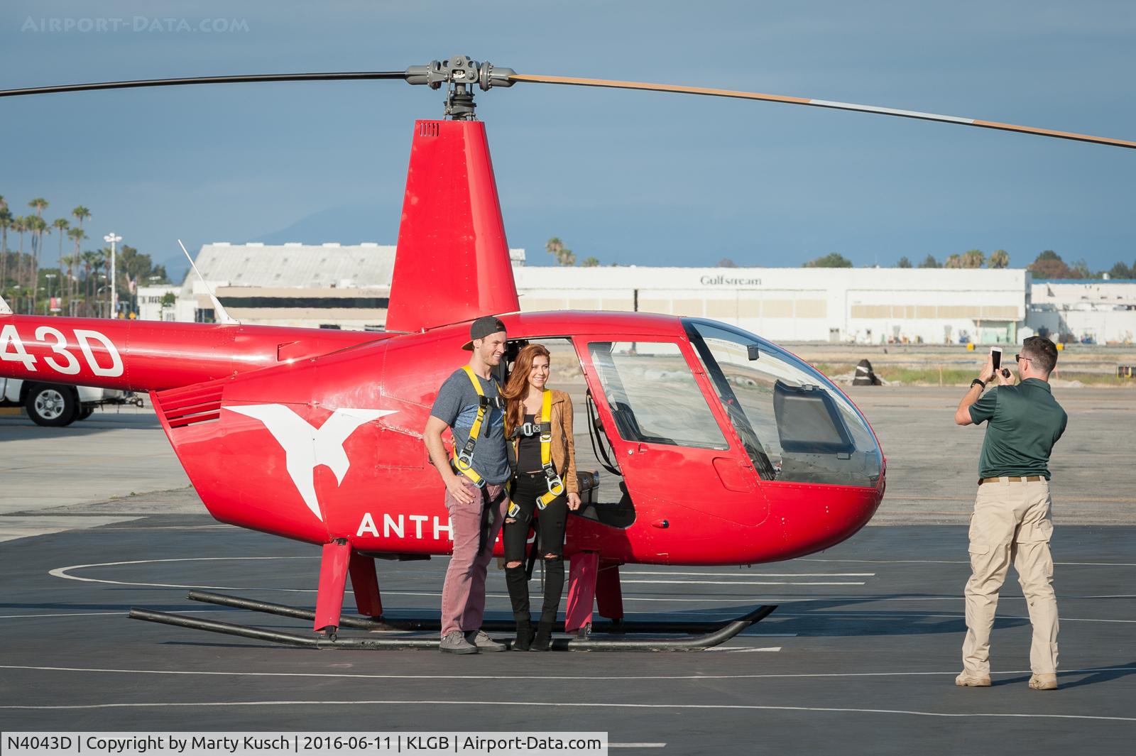 N4043D, Robinson R44 C/N 0814, Preparing to depart for scenic flight.