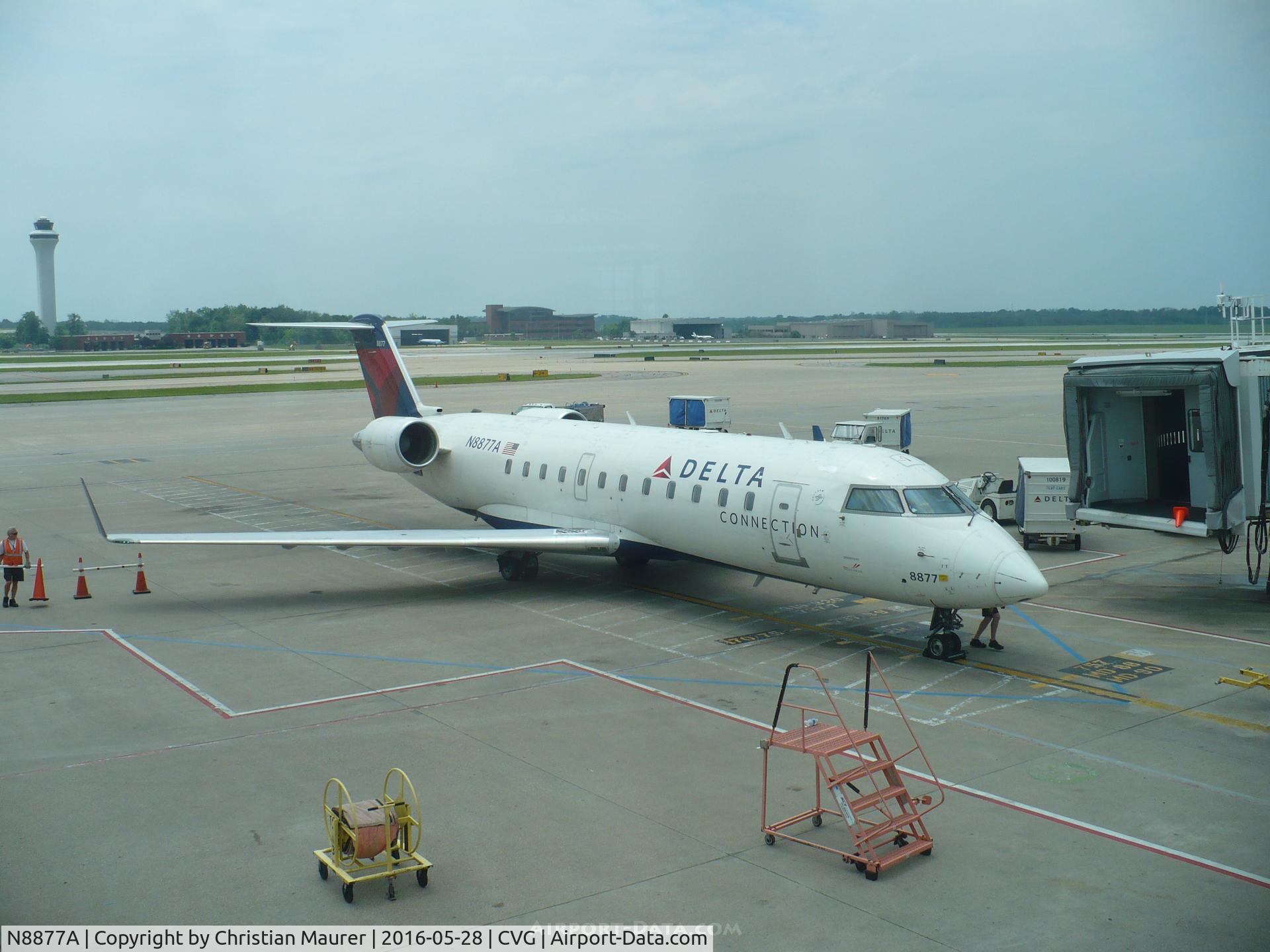 N8877A, 2003 Bombardier CRJ-440 (CL-600-2B19) C/N 7877, Delta Connection CRJ200