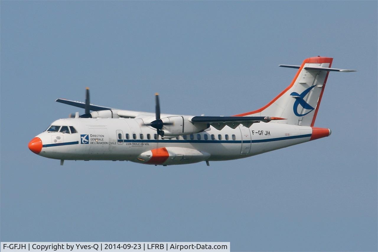 F-GFJH, 1987 ATR 42-300 C/N 049, ATR 42-300, ILS unit calibration, Brest-Bretagne Airport (LFRB-BES)