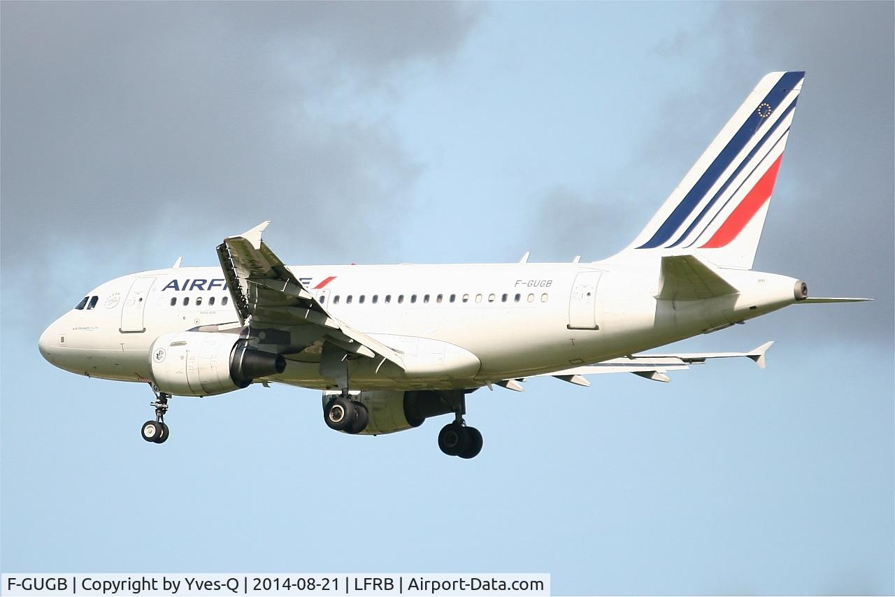 F-GUGB, 2003 Airbus A318-111 C/N 2059, Airbus A318-111, On final rwy 25L, Brest-Bretagne airport (LFRB-BES)
