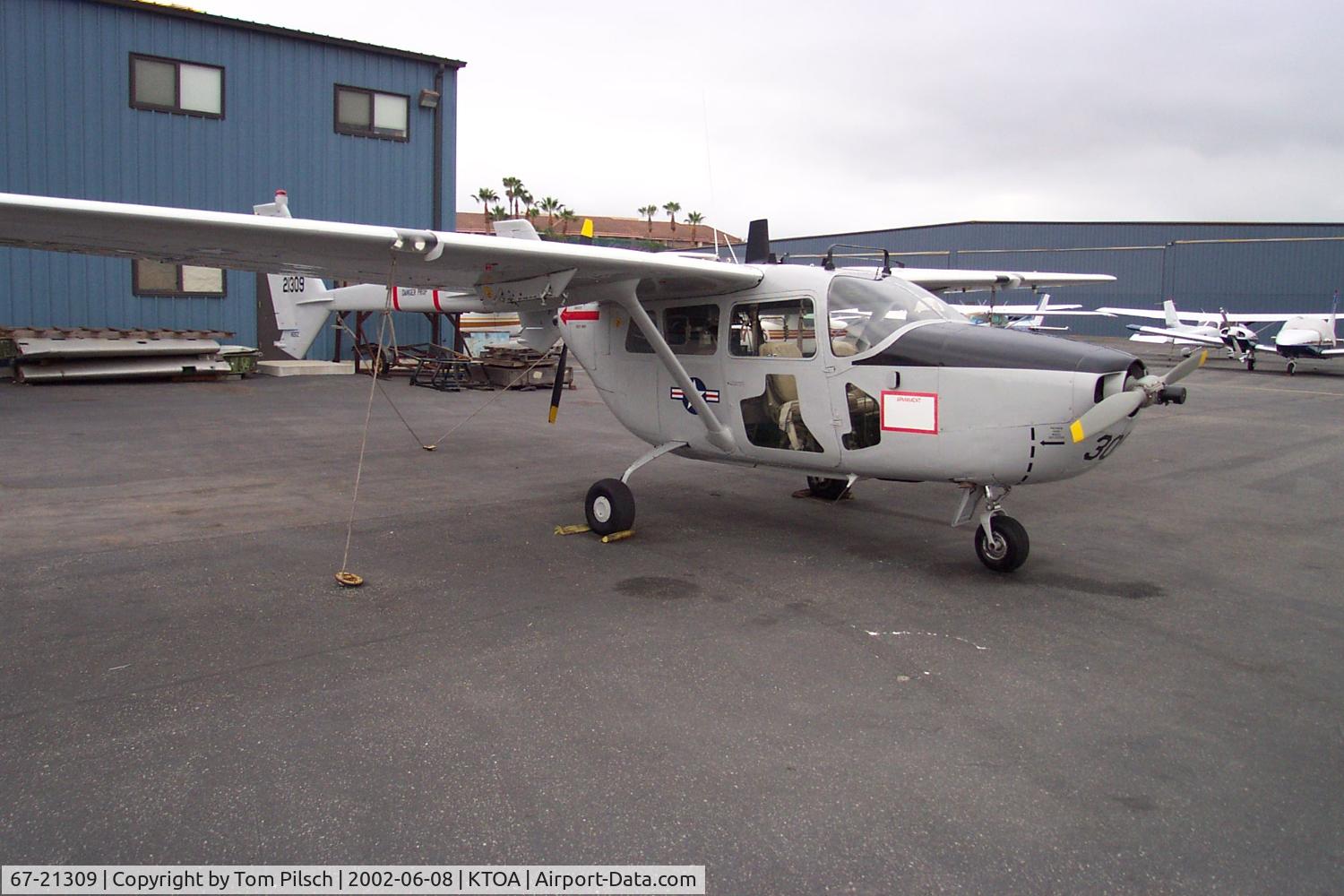 67-21309, 1967 Cessna O-2A Super Skymaster Super Skymaster C/N 337M-0015, Aircraft then owned by Mitch Taylor, c/r N5251Z, at Zamperini Field (KTOA), Torrance, CA