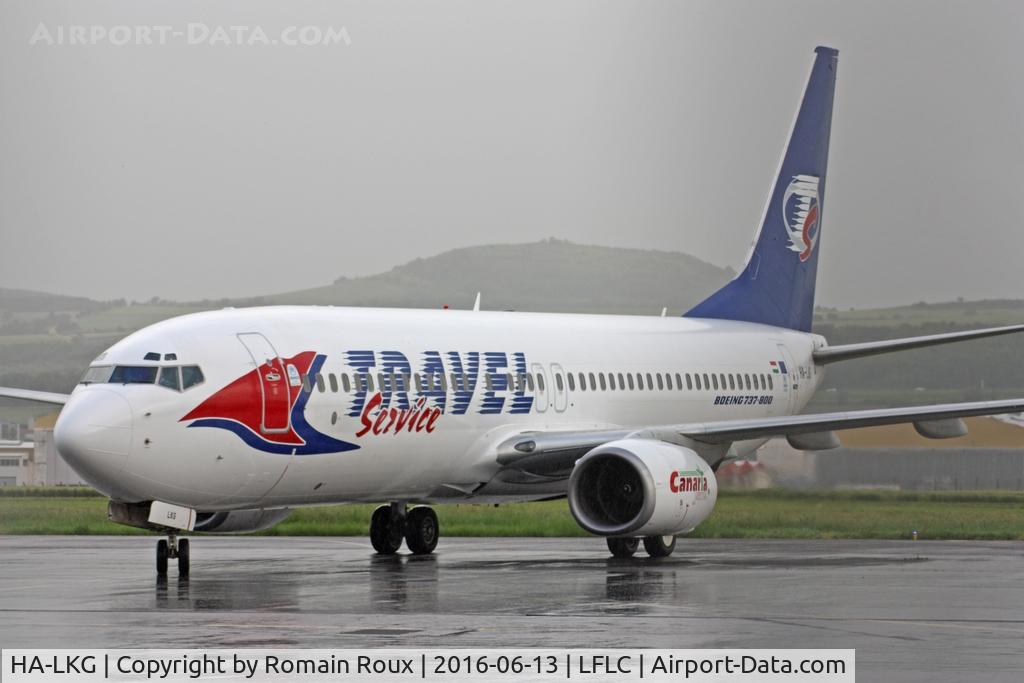 HA-LKG, 2001 Boeing 737-8CX C/N 32362, Parked from Nantes