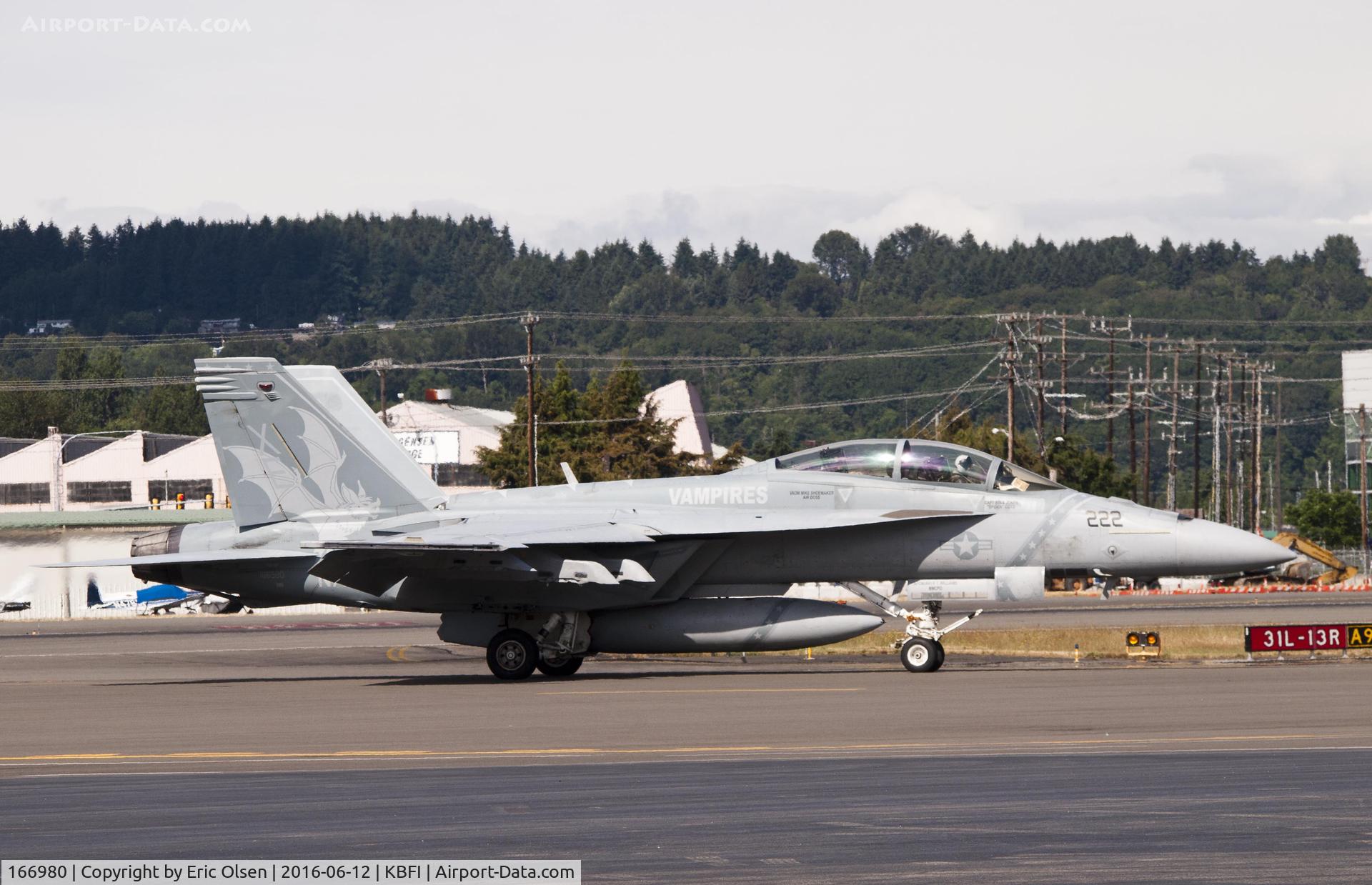 166980, Boeing F/A-18F Super Hornet C/N F255, XE-222 taxing for takeoff to fly back to China Lake.