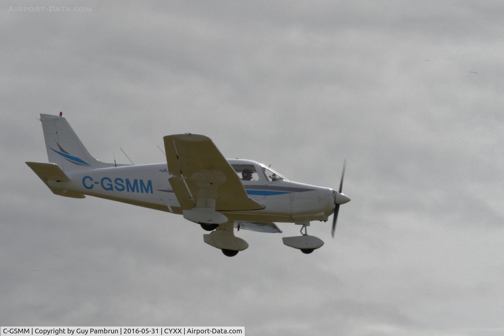 C-GSMM, 1978 Piper PA-28-161 C/N 28-7816365, Landing