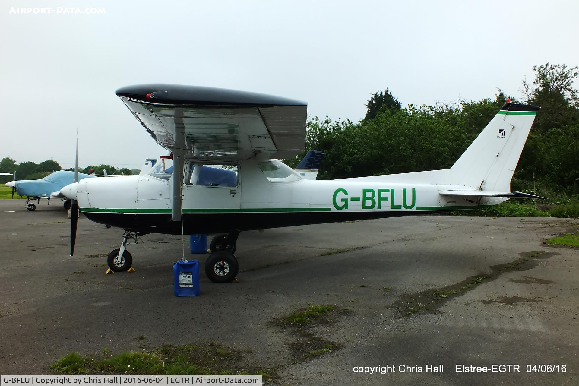 G-BFLU, 1978 Reims F152 C/N 1433, at Elstree