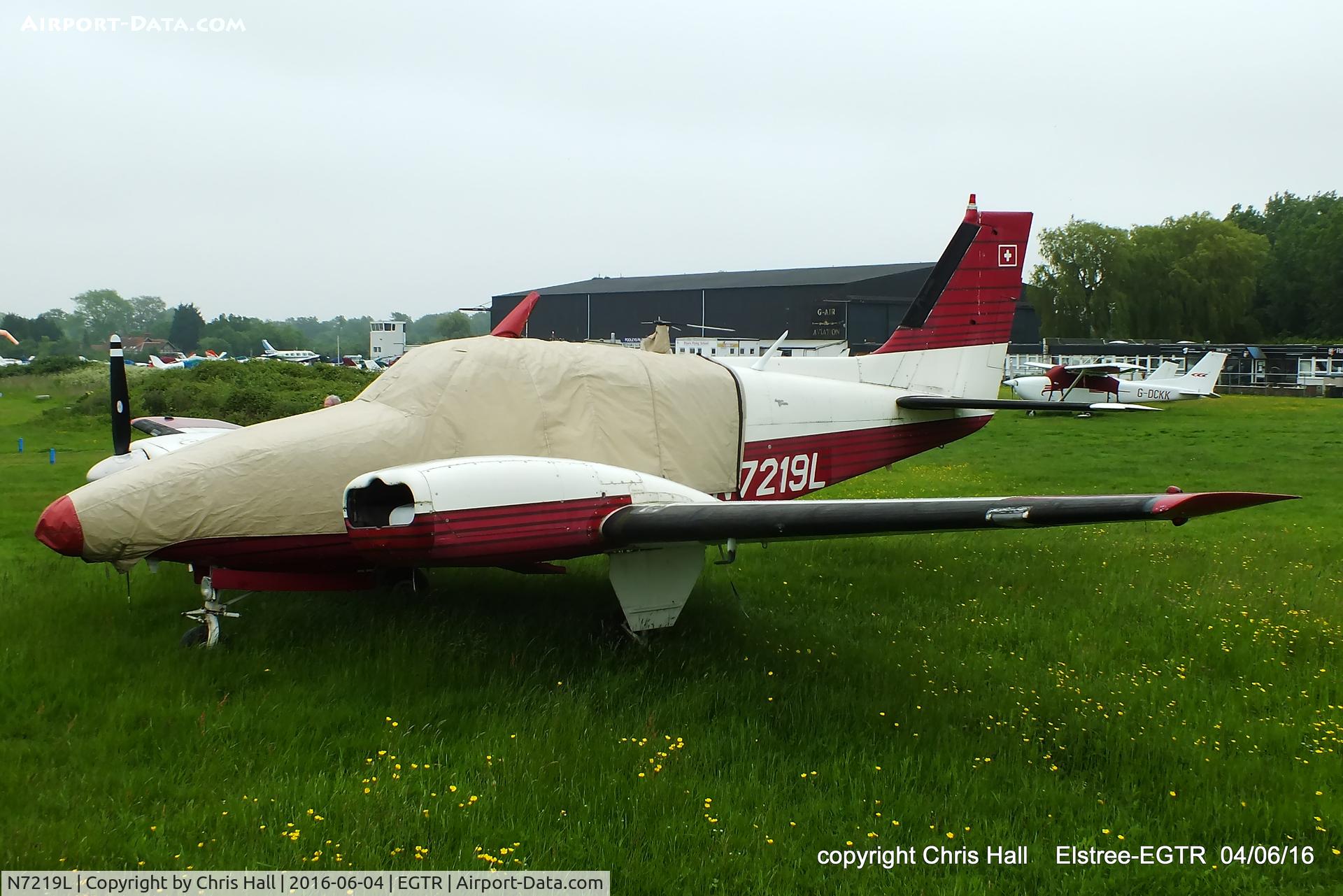 N7219L, 1964 Beech 95-B55 Baron C/N TC-717, at Elstree