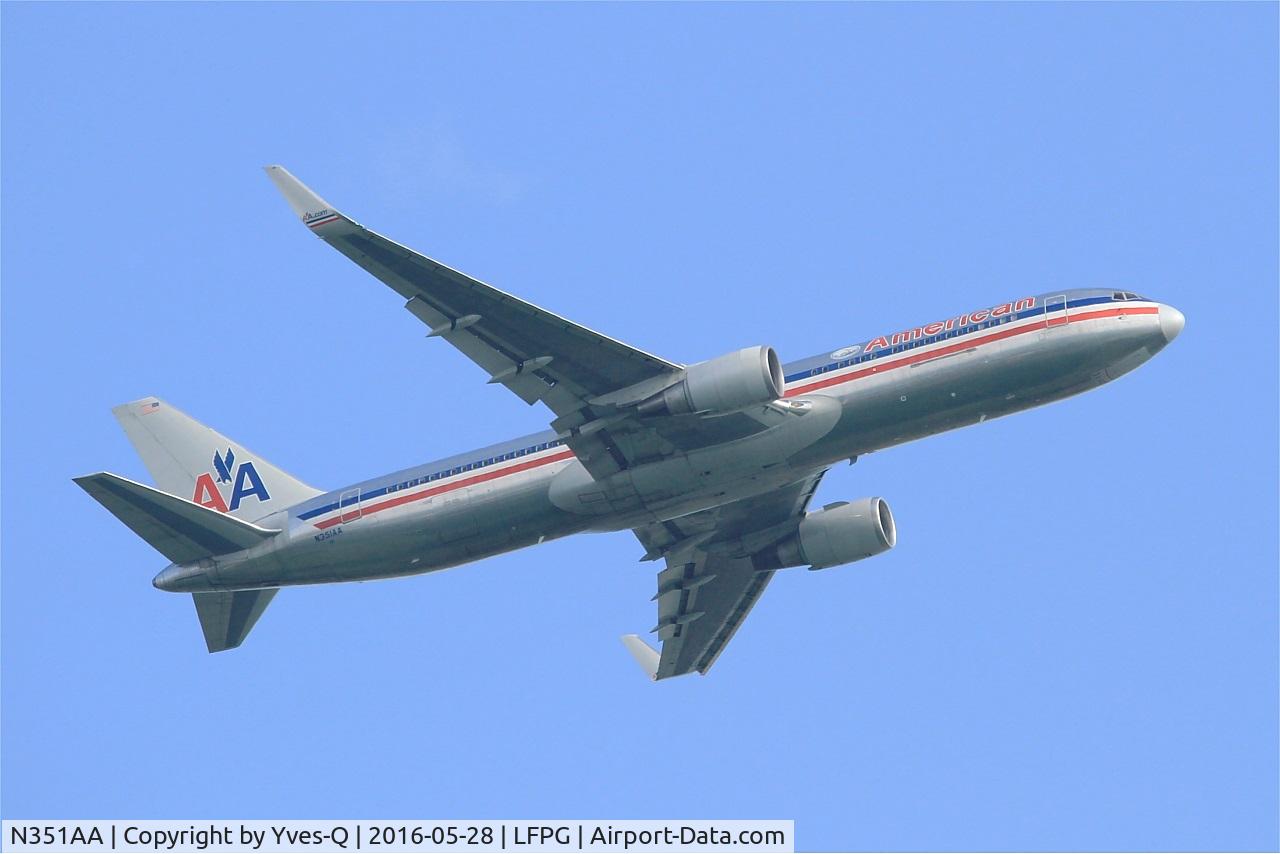 N351AA, 1988 Boeing 767-323 C/N 24032, Boeing 767-323, Take off rwy 06R, Roissy Charles De Gaulle airport (LFPG-CDG)