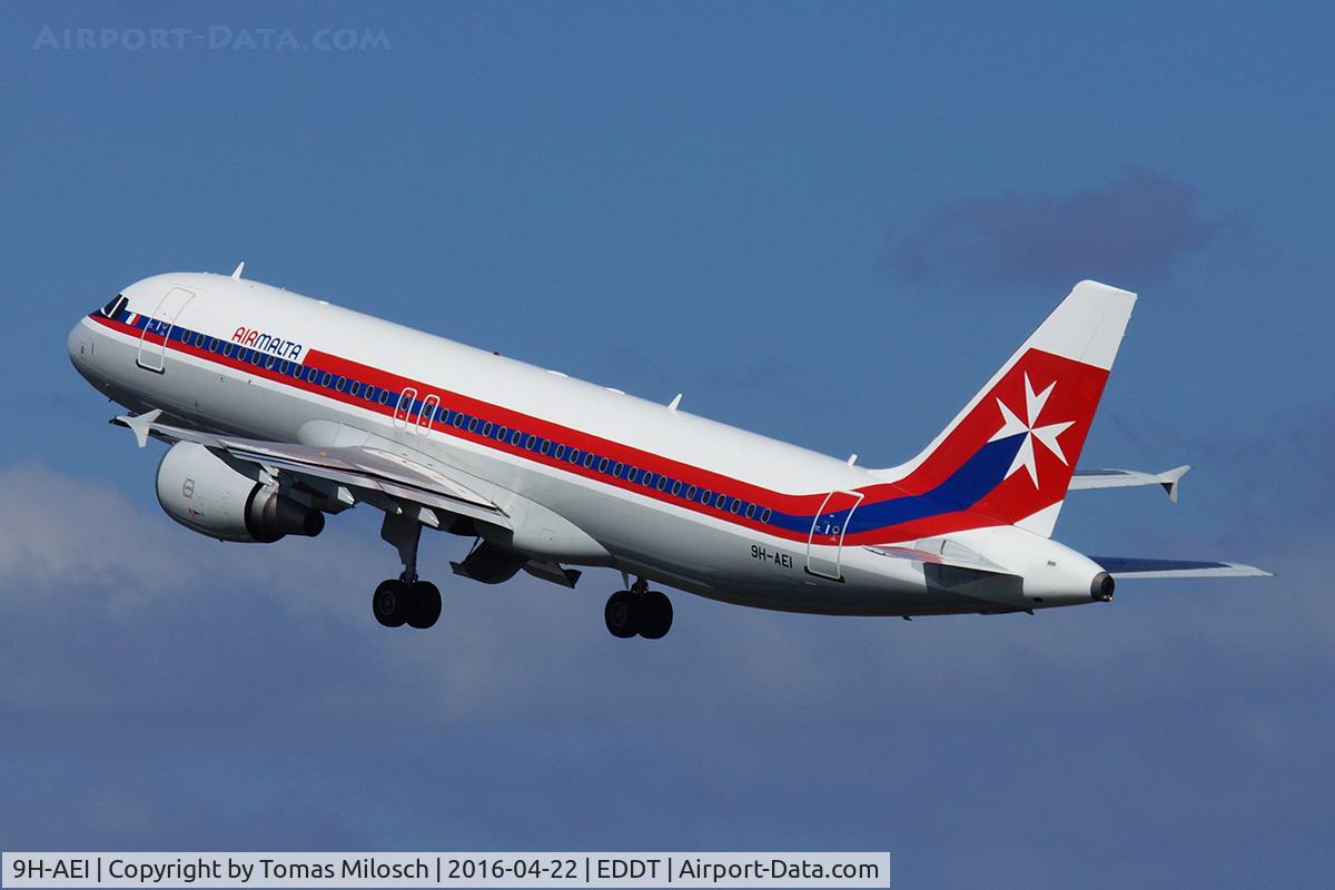 9H-AEI, 2004 Airbus A320-214 C/N 2189, Air Malta's retro aircraft is really a beauty ...
