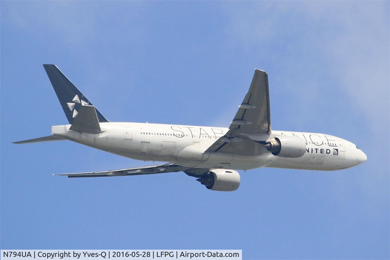 N794UA, 1997 Boeing 777-222 C/N 26953, Boeing 777-222, Take off rwy 06R, Roissy Charles De Gaulle airport (LFPG-CDG)
