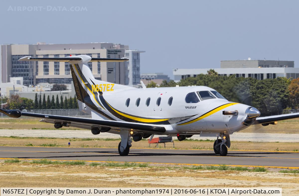 N657EZ, 2009 Pilatus PC-12/47E C/N 1097, Taxing out of KTOA