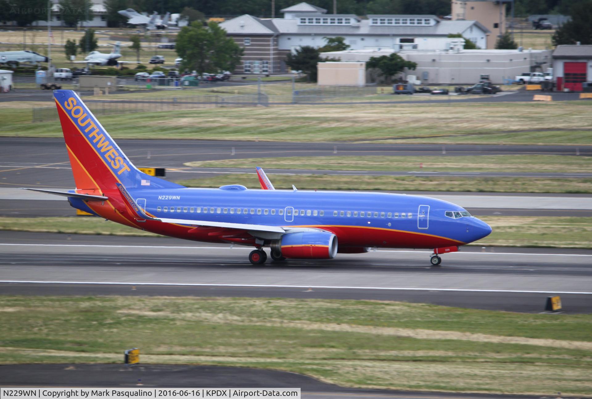N229WN, 2006 Boeing 737-7H4 C/N 32498, Boeing 737-700
