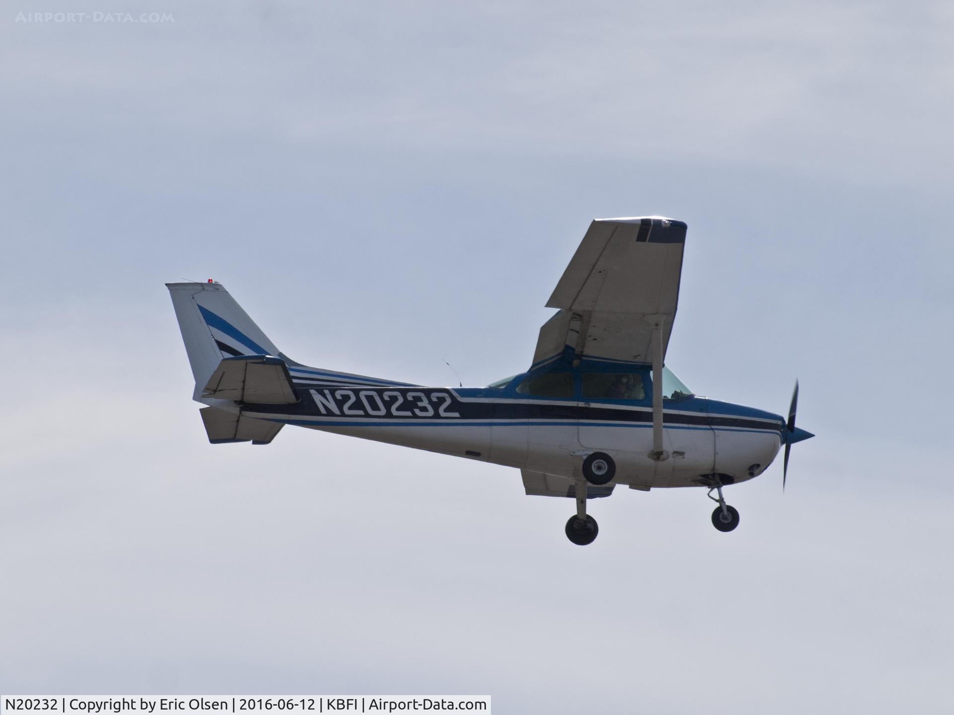 N20232, 1972 Cessna 172M C/N 17261116, Cessna 172 over  Boeing Field.