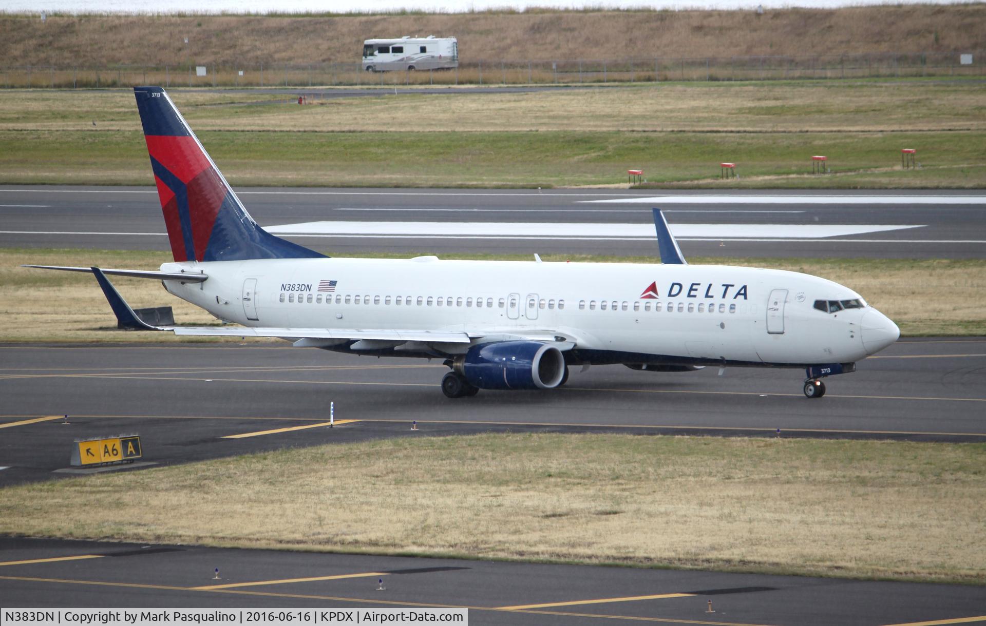 N383DN, 1999 Boeing 737-832 C/N 30346, Boeing 737-800