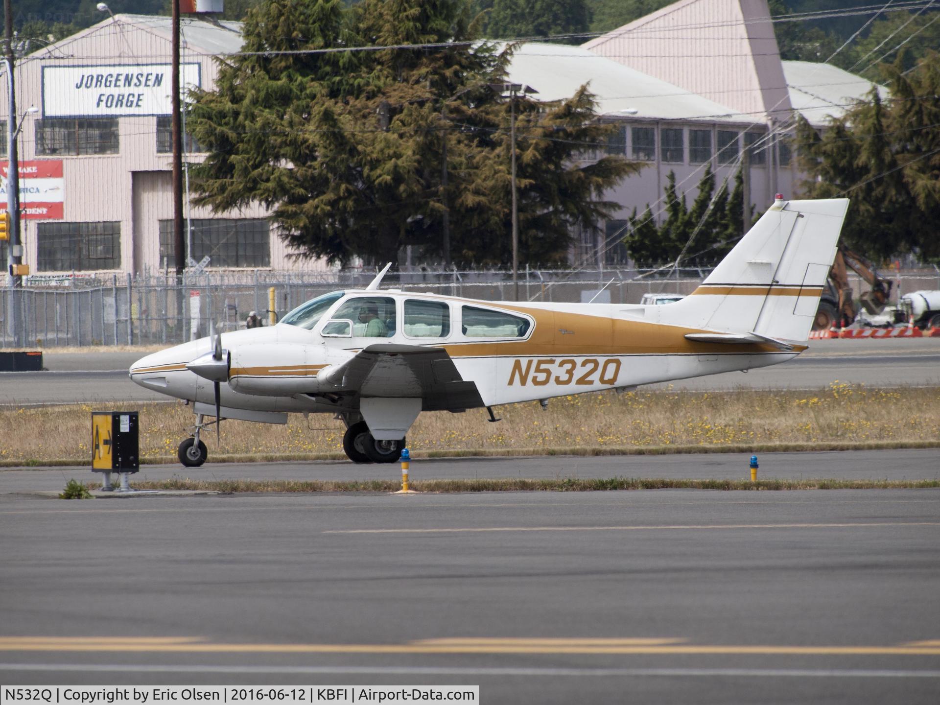 N532Q, 1968 Beech 95-B55 (T42A) Baron C/N TC-1160, 1968 Beech during engine warm up.