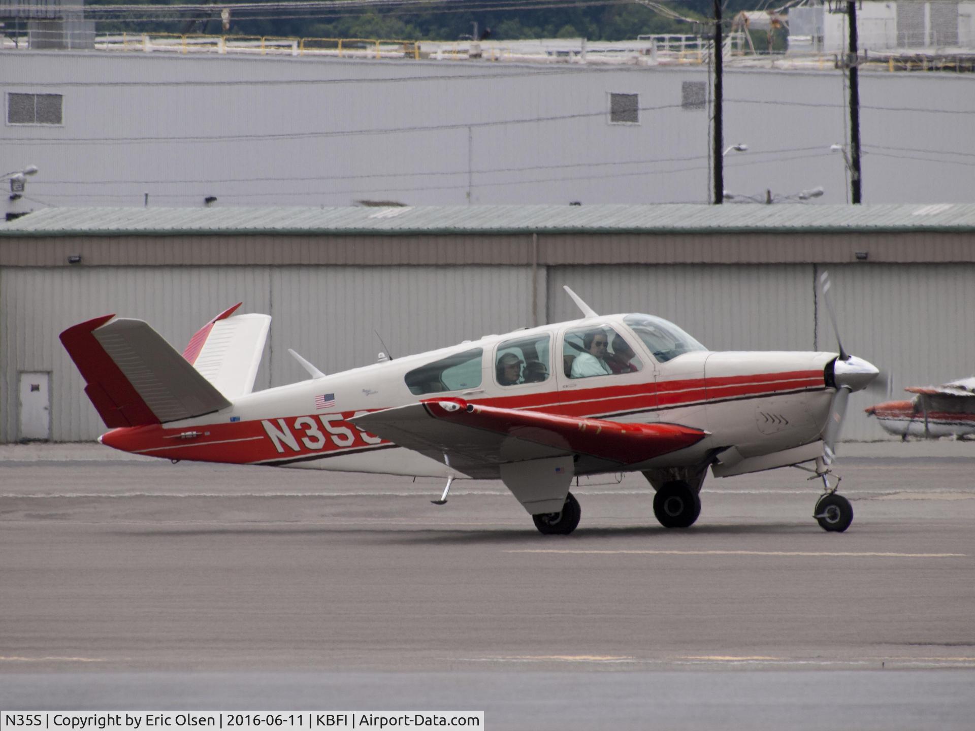 N35S, 1964 Beech S35 Bonanza C/N D-7481, 1964 Beech taxing for takeoff.