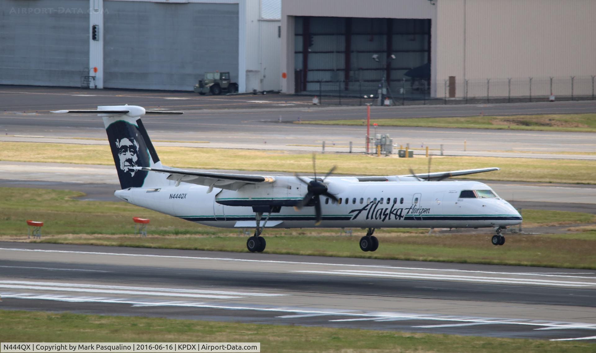 N444QX, 2010 Bombardier DHC-8-402 Dash 8 C/N 4355, DHC-8-402