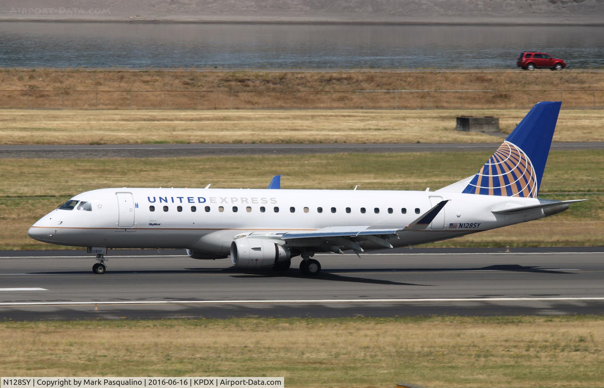 N128SY, 2014 Embraer 175LR (ERJ-170-200LR) C/N 17000445, ERJ 170-200 LR