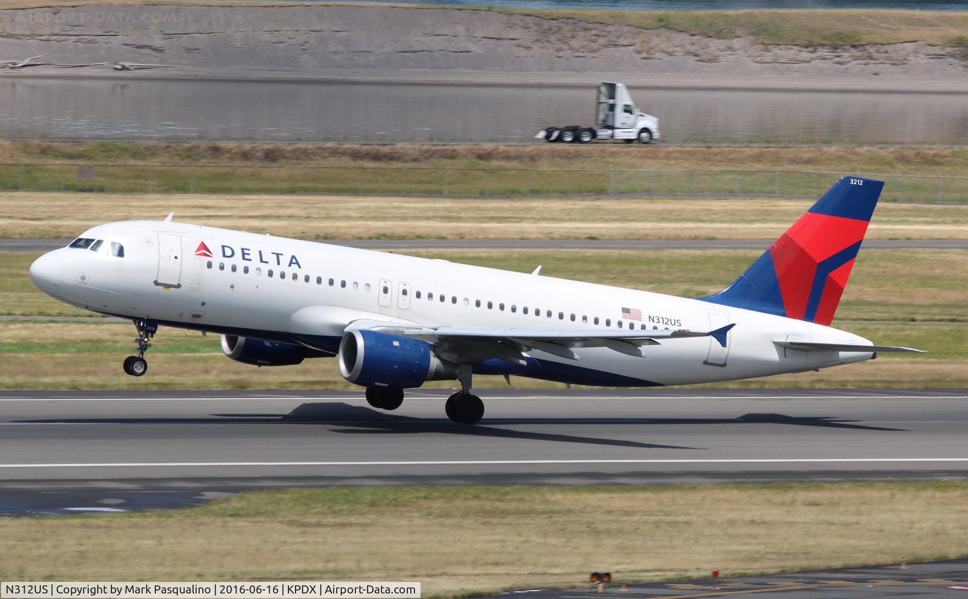 N312US, 1990 Airbus A320-211 C/N 152, Airbus A320