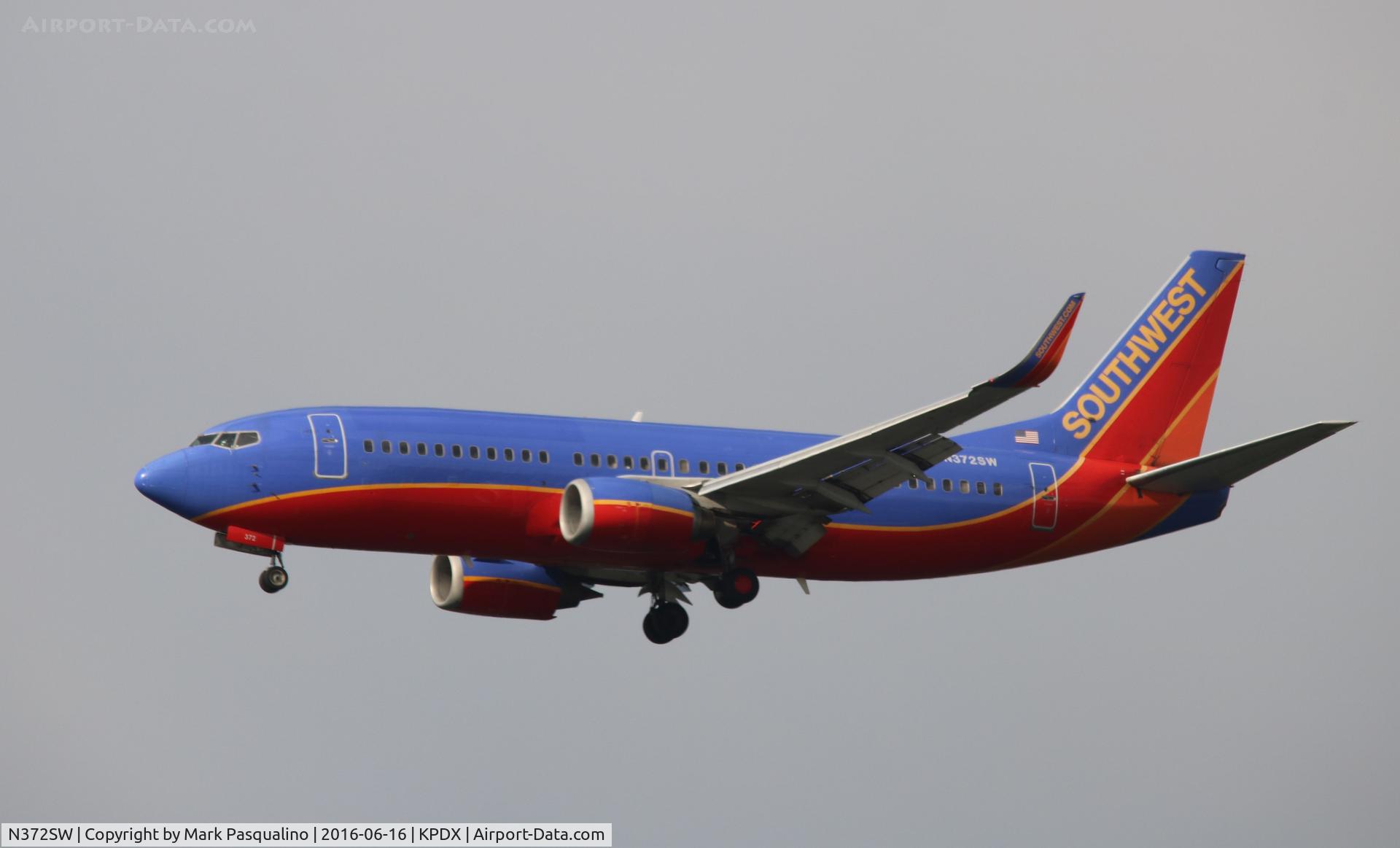 N372SW, 1993 Boeing 737-3H4 C/N 26599, Boeing 737-300