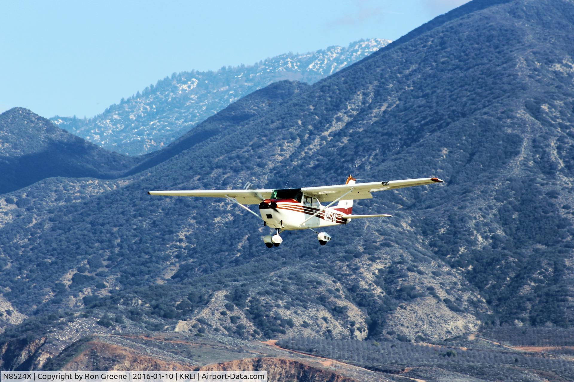 N8524X, 1962 Cessna P172D Skyhawk Powermatic C/N P17257124, On approach to Redlands Airport